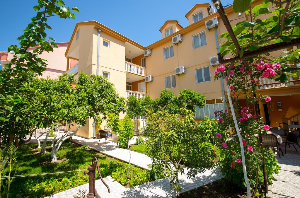 Apartments Dalila Ulcinj Ngoại thất bức ảnh