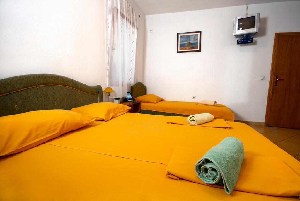 Apartments Dalila Ulcinj Ngoại thất bức ảnh