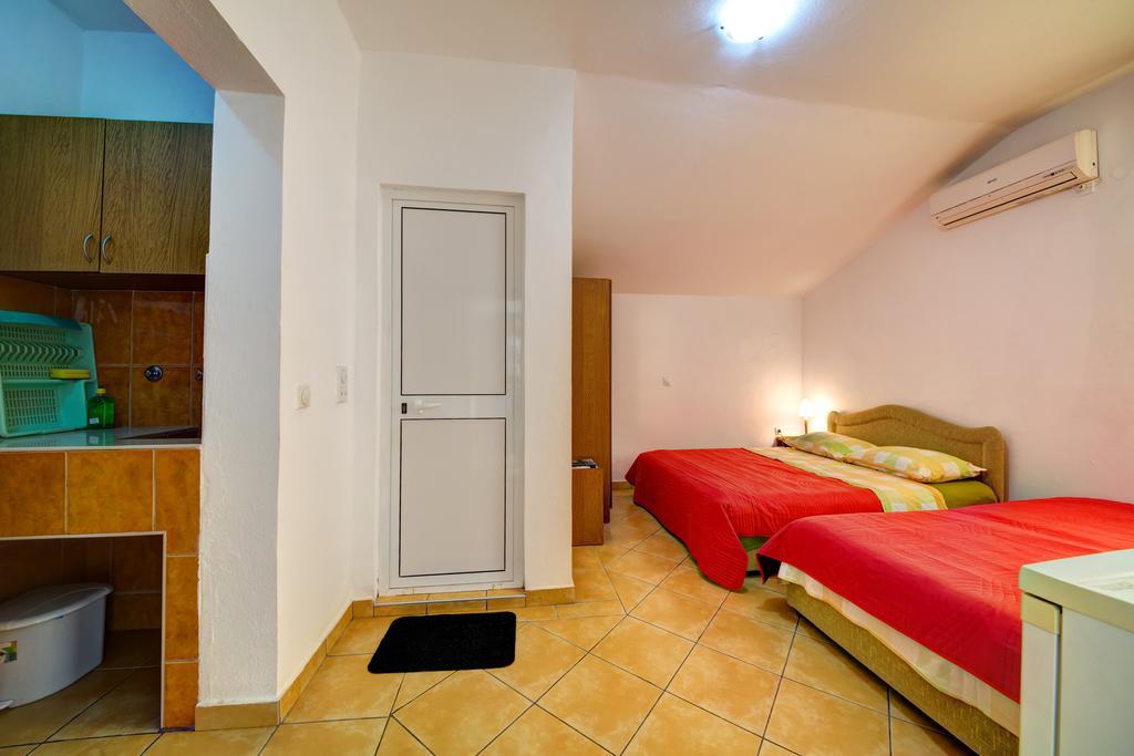 Apartments Dalila Ulcinj Ngoại thất bức ảnh